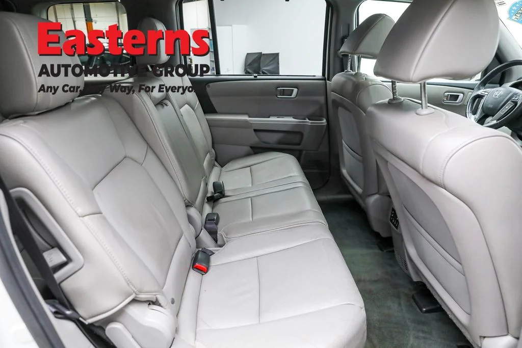 Used 2014 White Honda Touring image 22