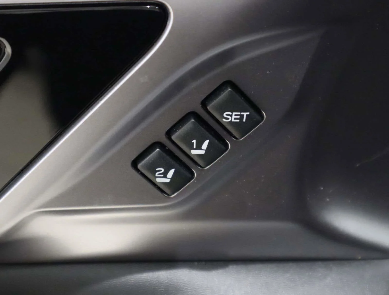 Used 2024 Magnetite Gray Metallic Subaru Limited image 27