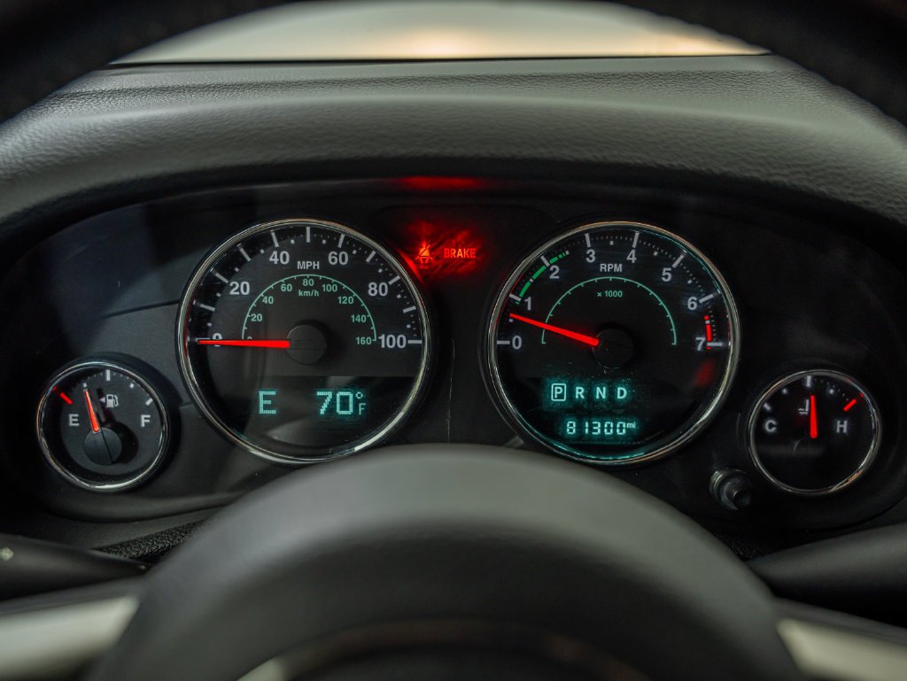 Used 2018 Rhino Clearcoat Jeep Unlimited Sport image 21