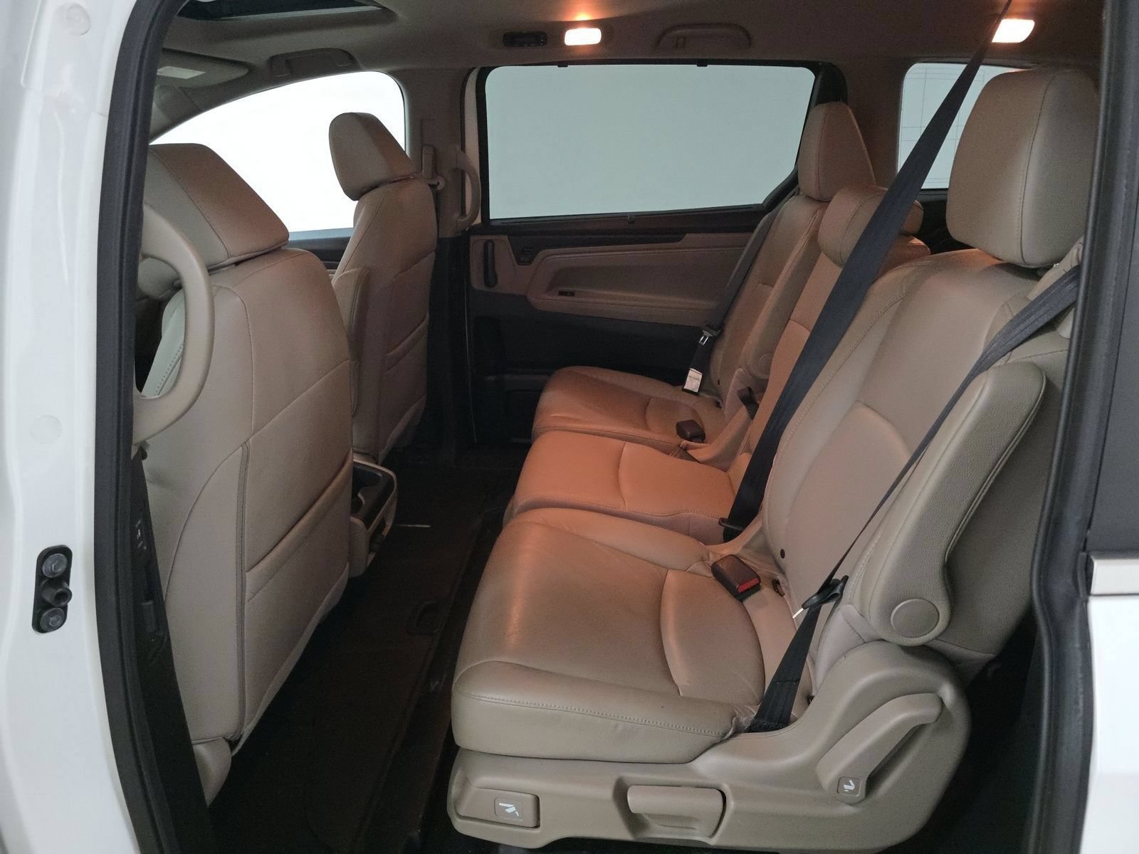 Used 2020 Platinum White Pearl Honda EX-L image 13