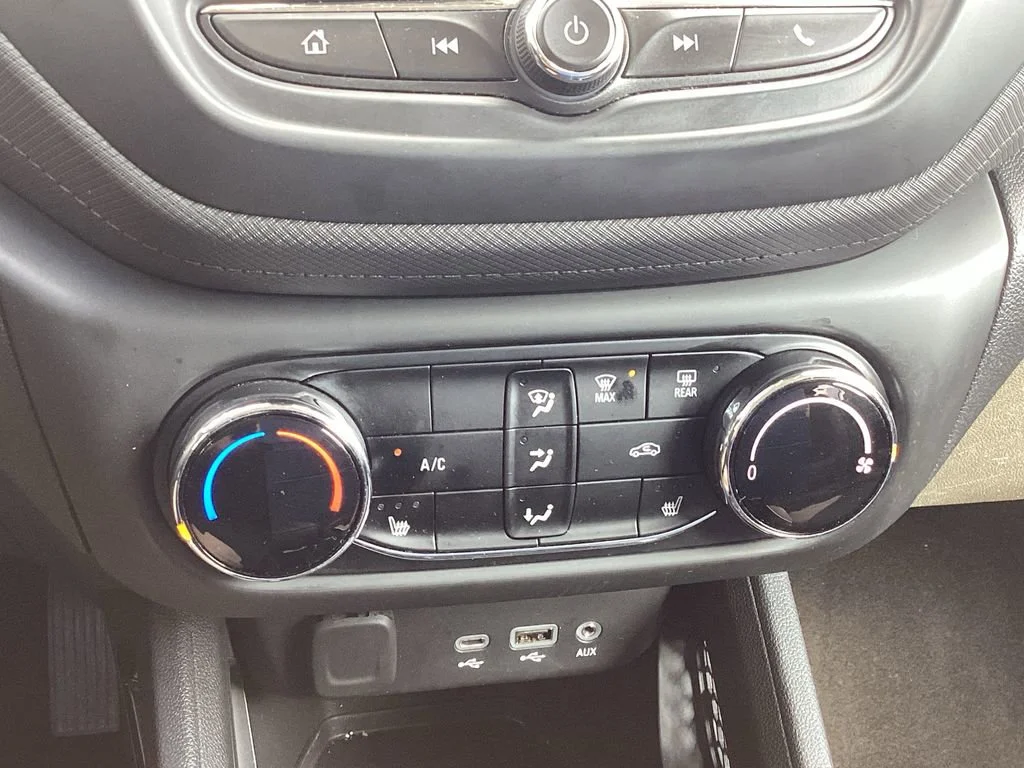 Used 2023 Summit White Chevrolet LT image 33