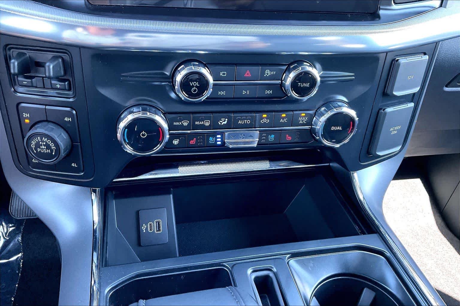 New 2026 Carbonized Gray Metallic Ford Lariat® image 17