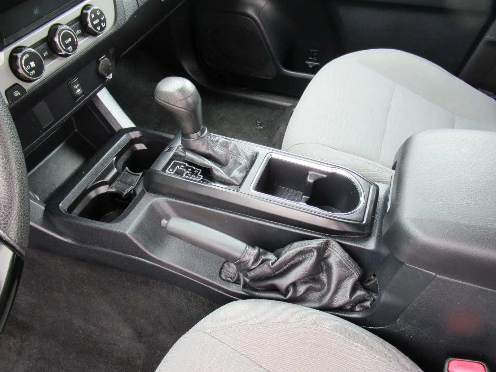 Used 2019 Silver Toyota SR image 18