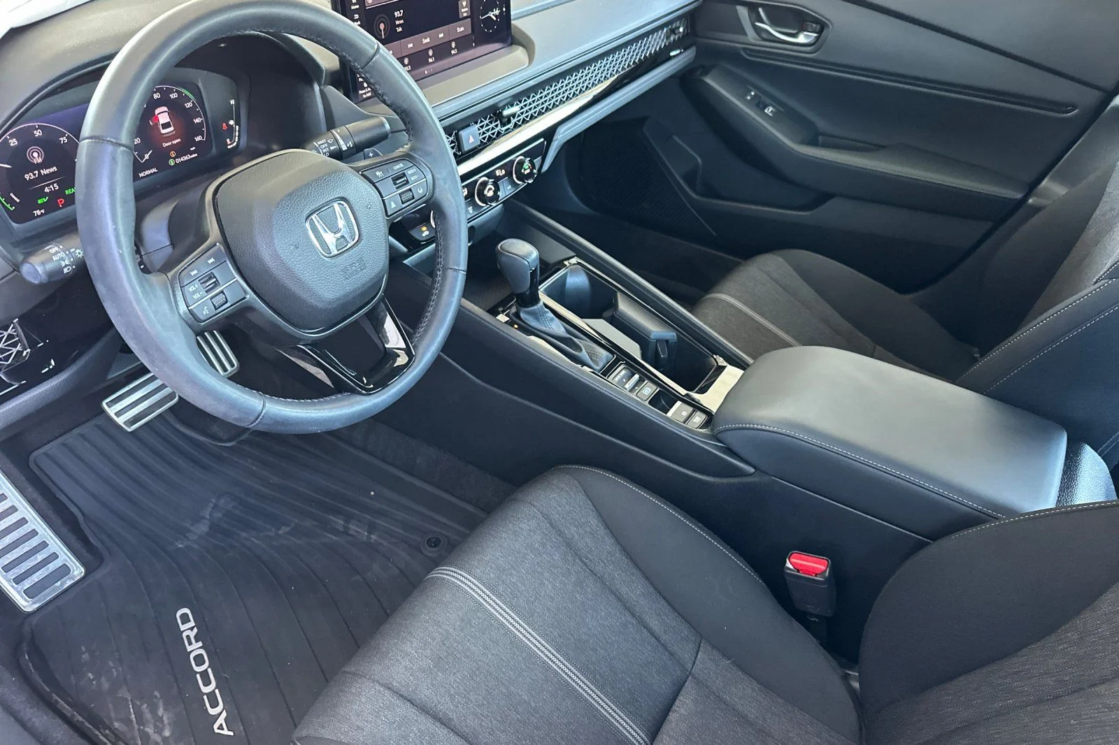 Used 2023  Honda Sport image 9