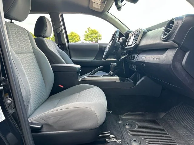 Used 2018 Black Toyota SR5 image 25