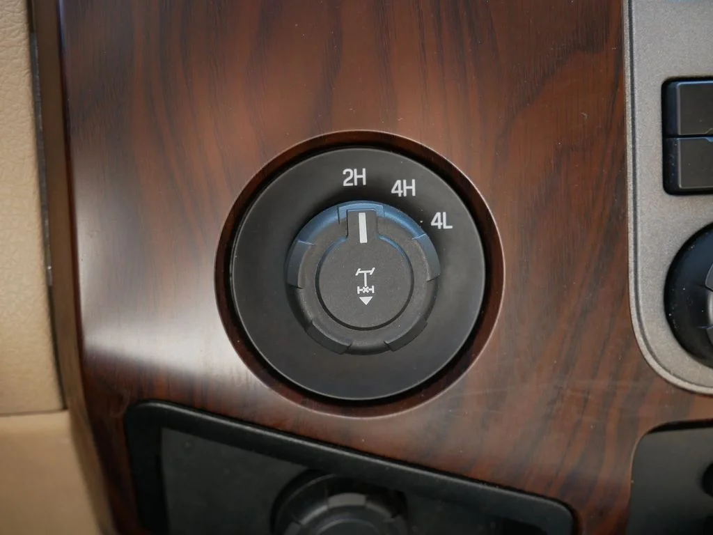 Used 2012 White Ford Lariat image 25