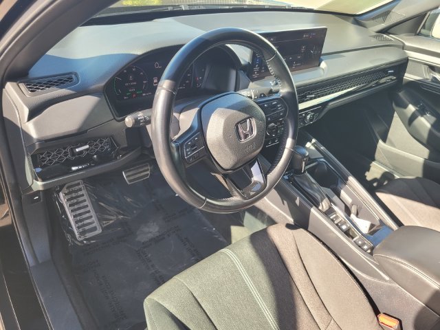 Used 2024  Honda Sport image 12