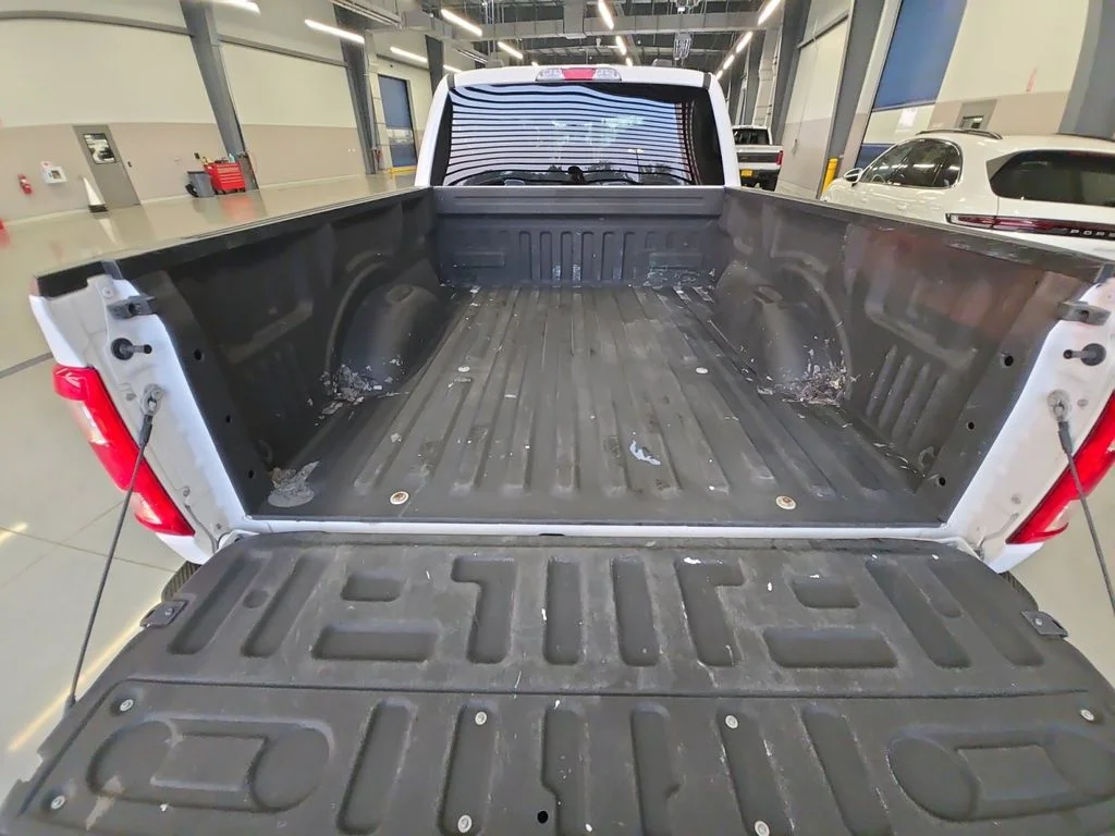 Used 2022 White Ford XL image 23