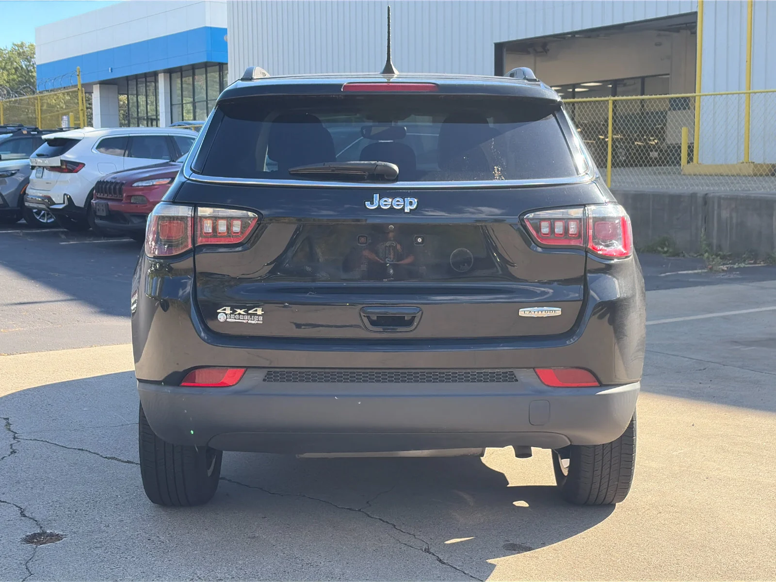Used 2020 Diamond Black Jeep Latitude image 3