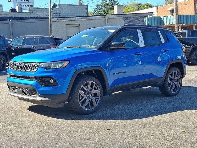 New 2026 Hydro Blue Pearl-Coat Exterior Paint Jeep Limited image 2