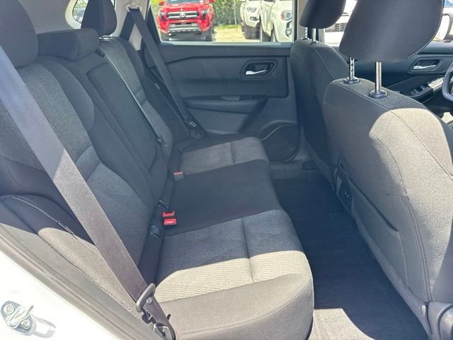 2024 Nissan Rogue SV - Photo 13