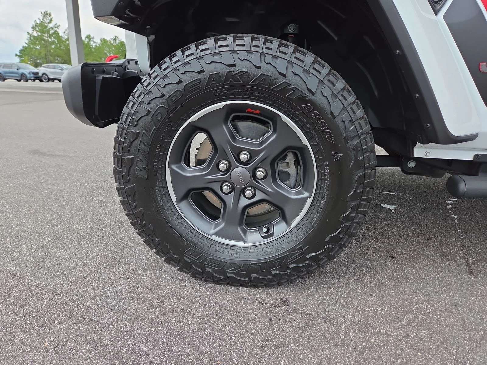 Used 2023 Bright White Clearcoat Jeep Rubicon image 27