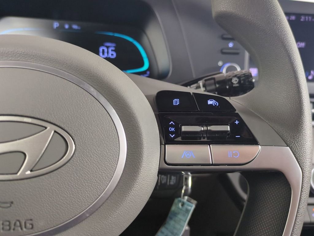 2025 Hyundai Elantra SE - Photo 30