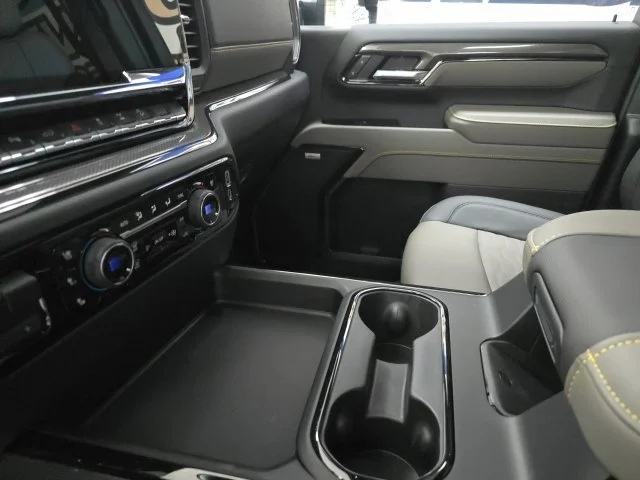 2026 Chevrolet Silverado 2500 HD ZR2 - Photo 22