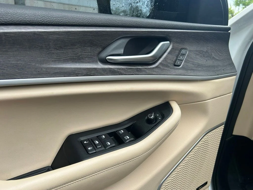 Certified Used 2022 White Jeep Limited image 16