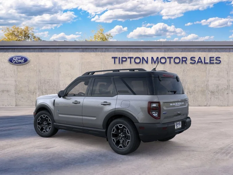 New 2025 Carbonized Gray Metallic Ford Outer Banks® image 4