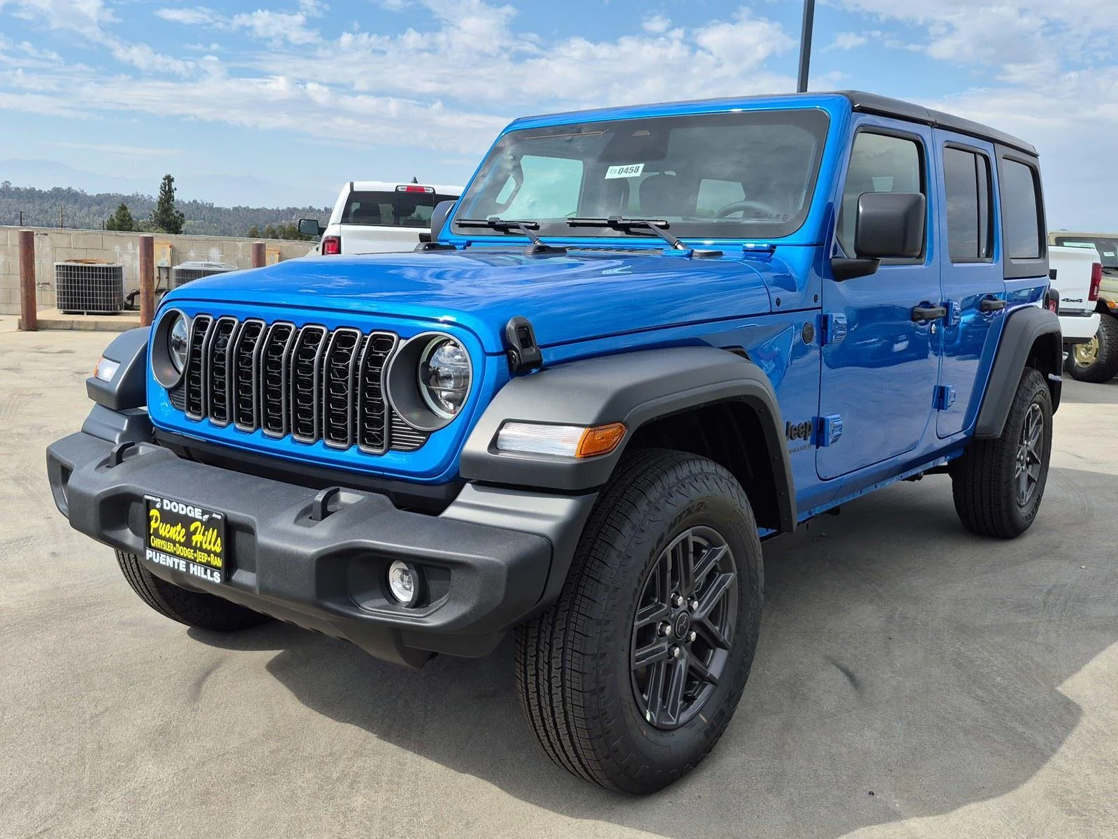 New 2026 Hydro Blue Pearl-Coat Exterior Paint Jeep Sport S image 3