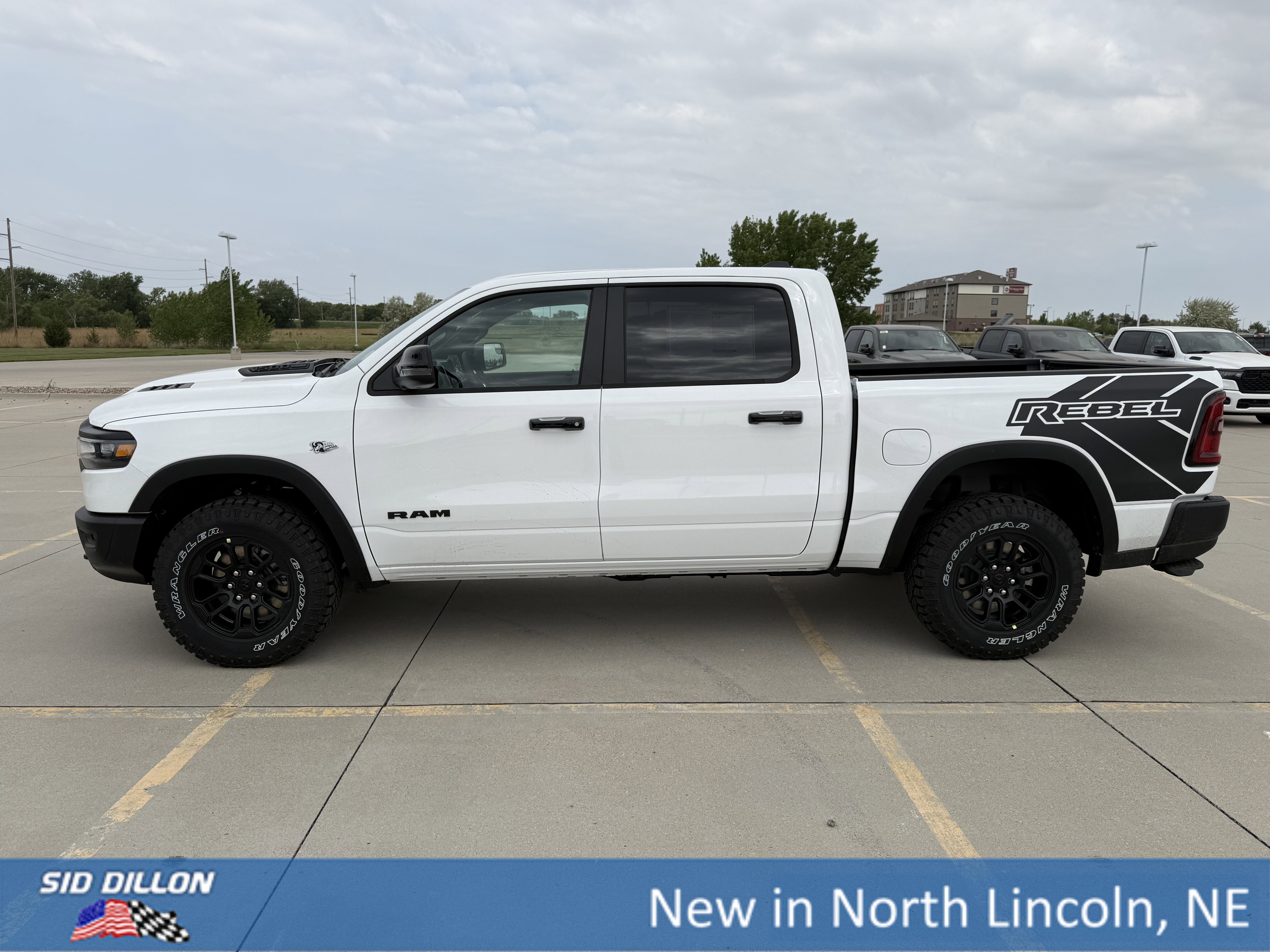 New 2026 Bright White Clear-Coat Exterior Paint RAM Rebel image 2