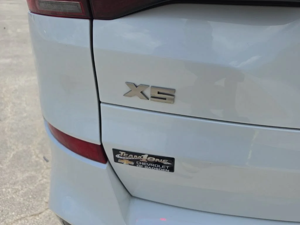 Used 2022 White BMW M50i image 7