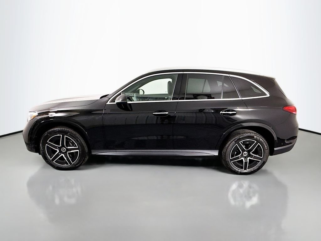 New 2026 Black Mercedes-Benz GLC 300 image 4