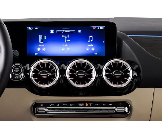 New 2026 Polar White Mercedes-Benz GLA 250 image 33