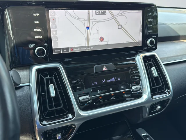 Used 2022 White Kia X-Line SX Prestige image 14