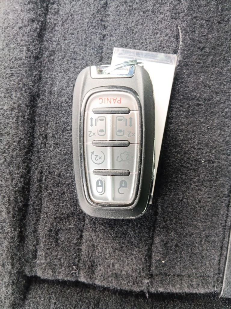 Used 2025 Bright White Clearcoat Chrysler Limited image 34