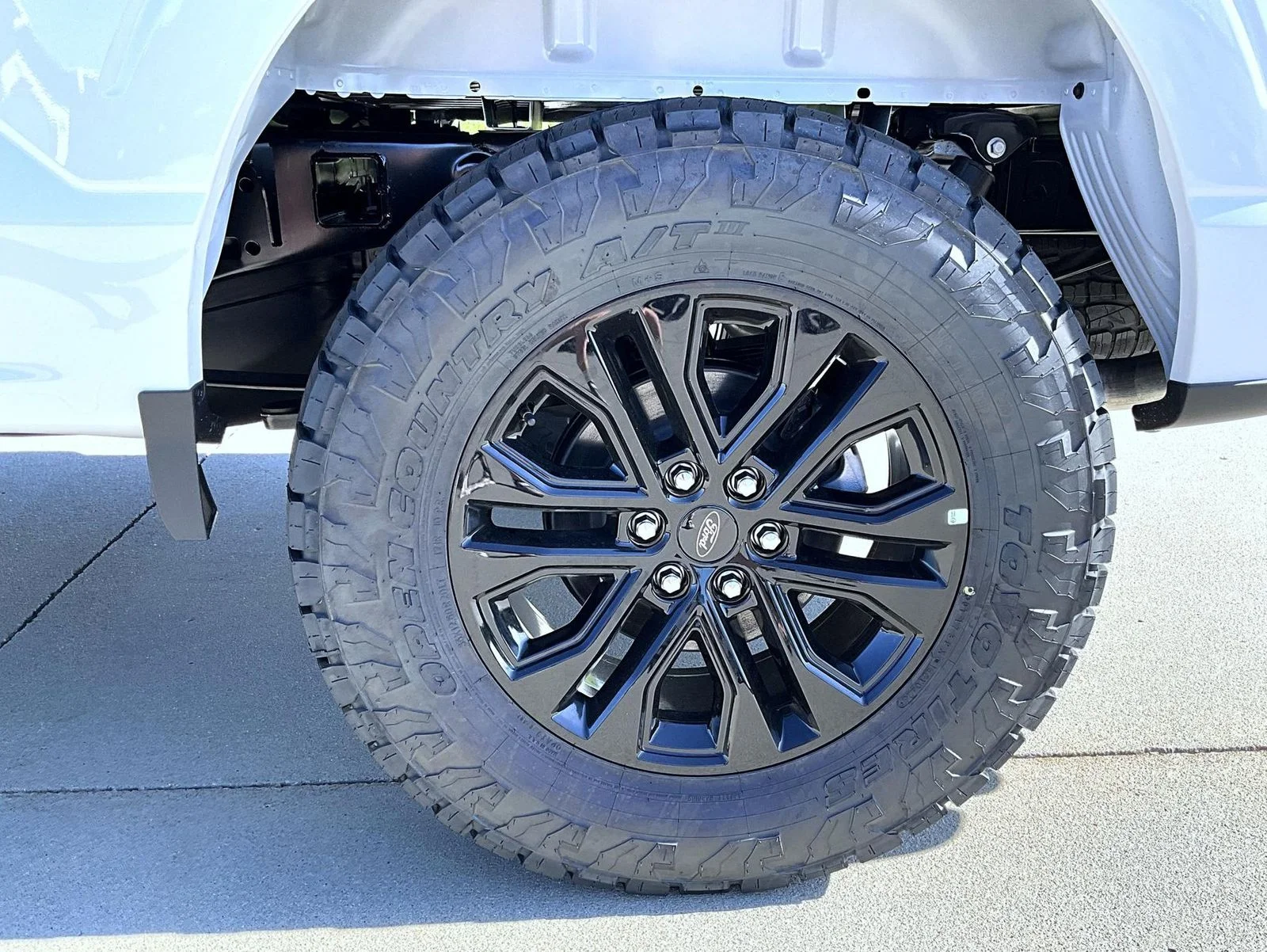 New 2026 Oxford White Ford XLT image 17