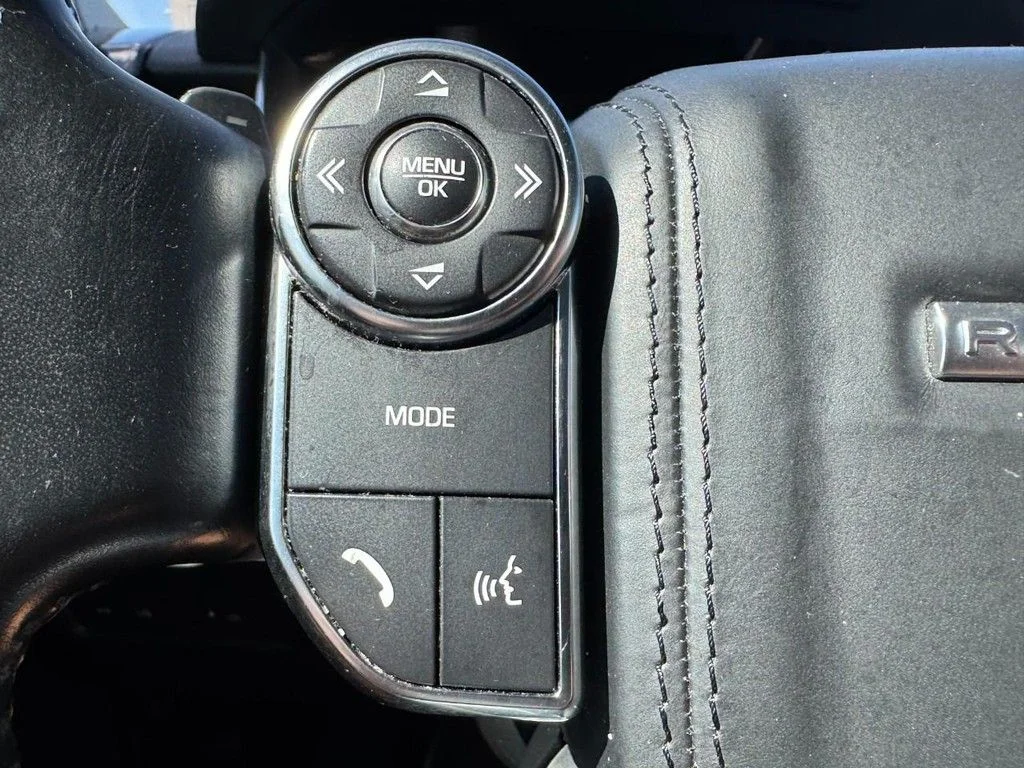 Used 2017 Santorini Black Land Rover HSE image 19
