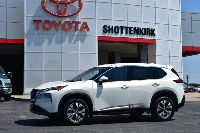 Used 2021 White Nissan SV image 1