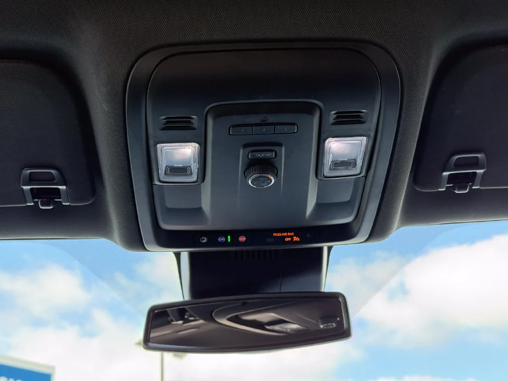 Used 2024 Summit White Chevrolet LT image 23