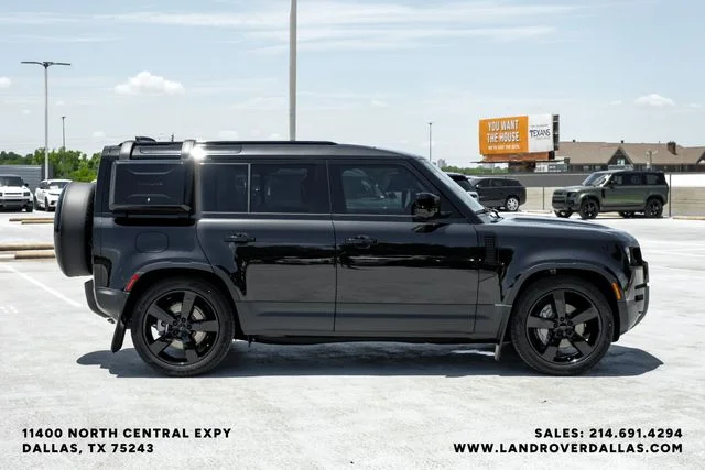 New 2026 Santorini Black Land Rover S image 5