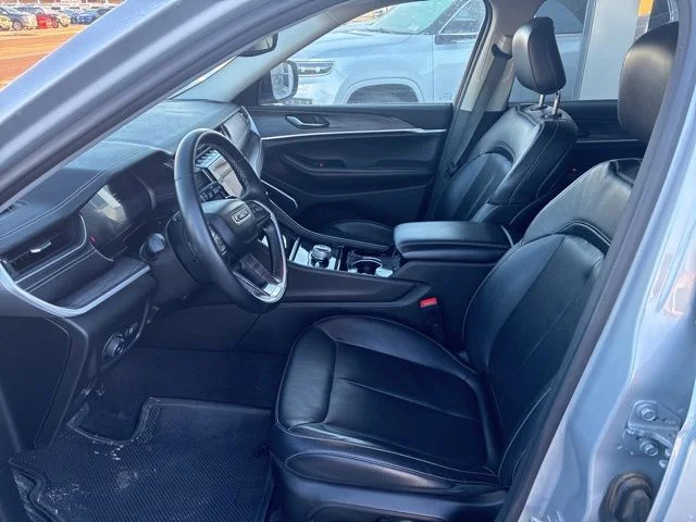 Used 2021 Silver Jeep Limited image 14