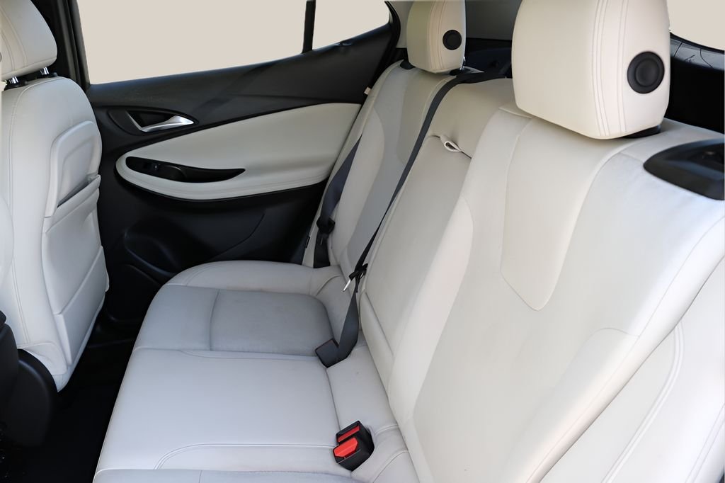 Used 2022 White Buick Select image 15
