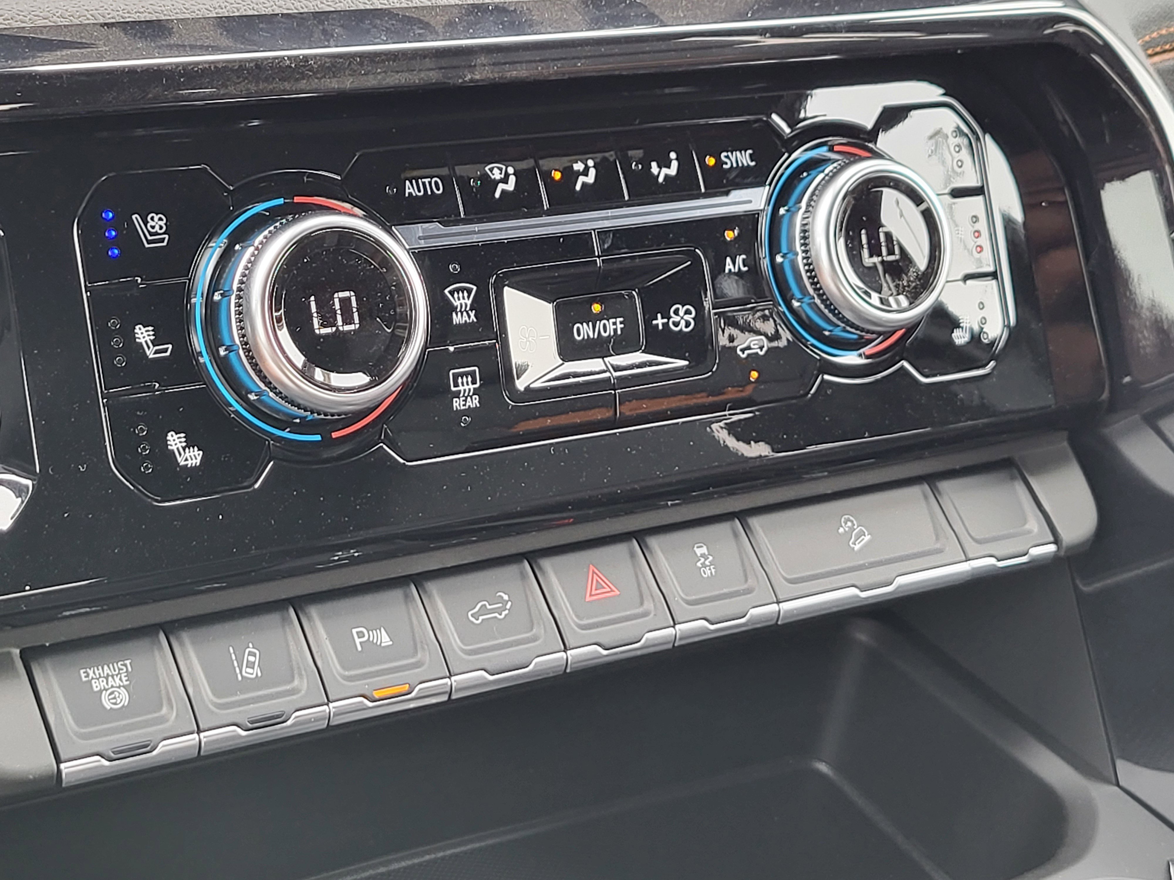 2026 GMC Sierra 3500HD AT4 - Photo 17
