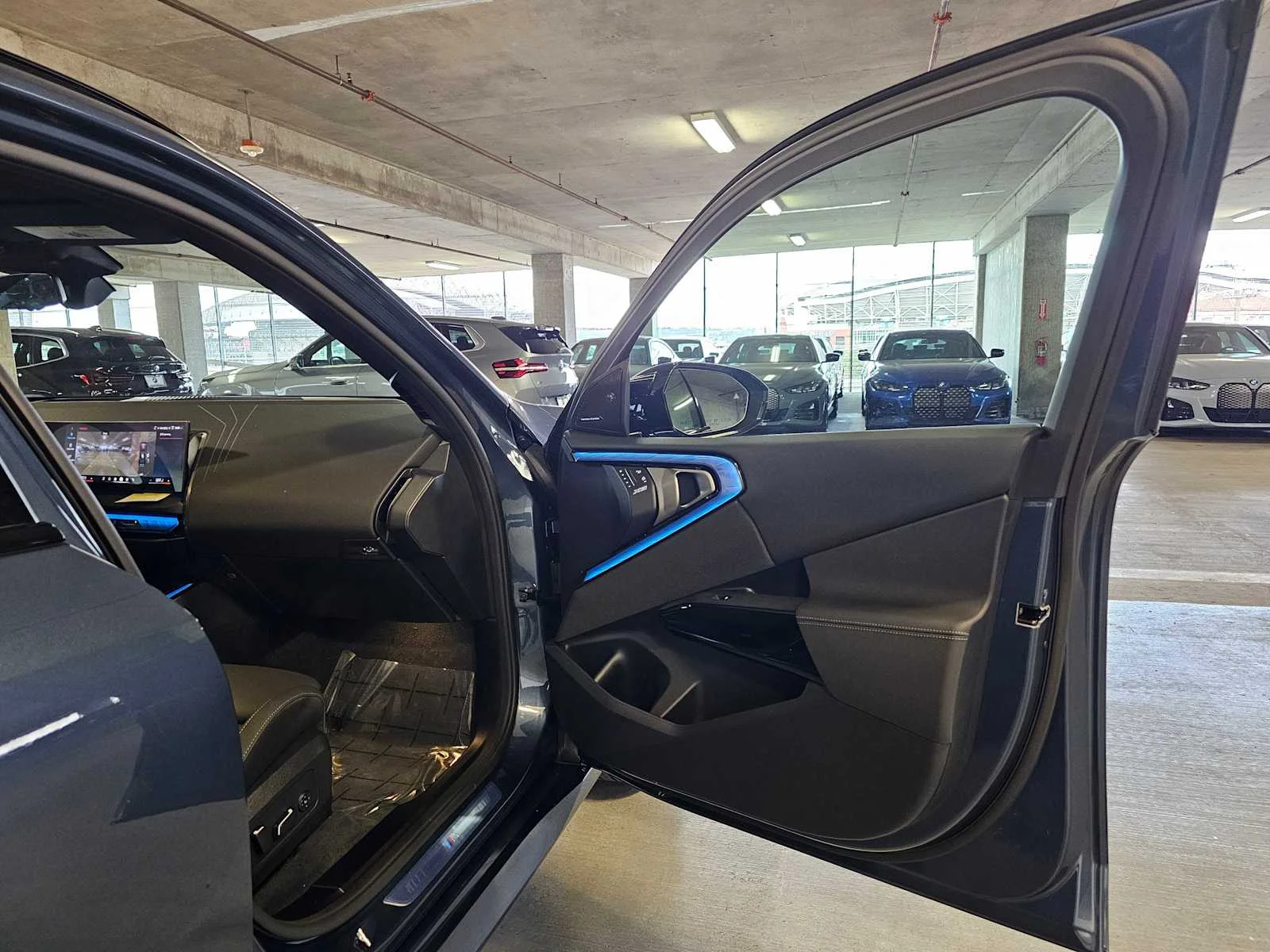 New 2026 Arctic Race Blue metallic BMW M50 xDrive image 30