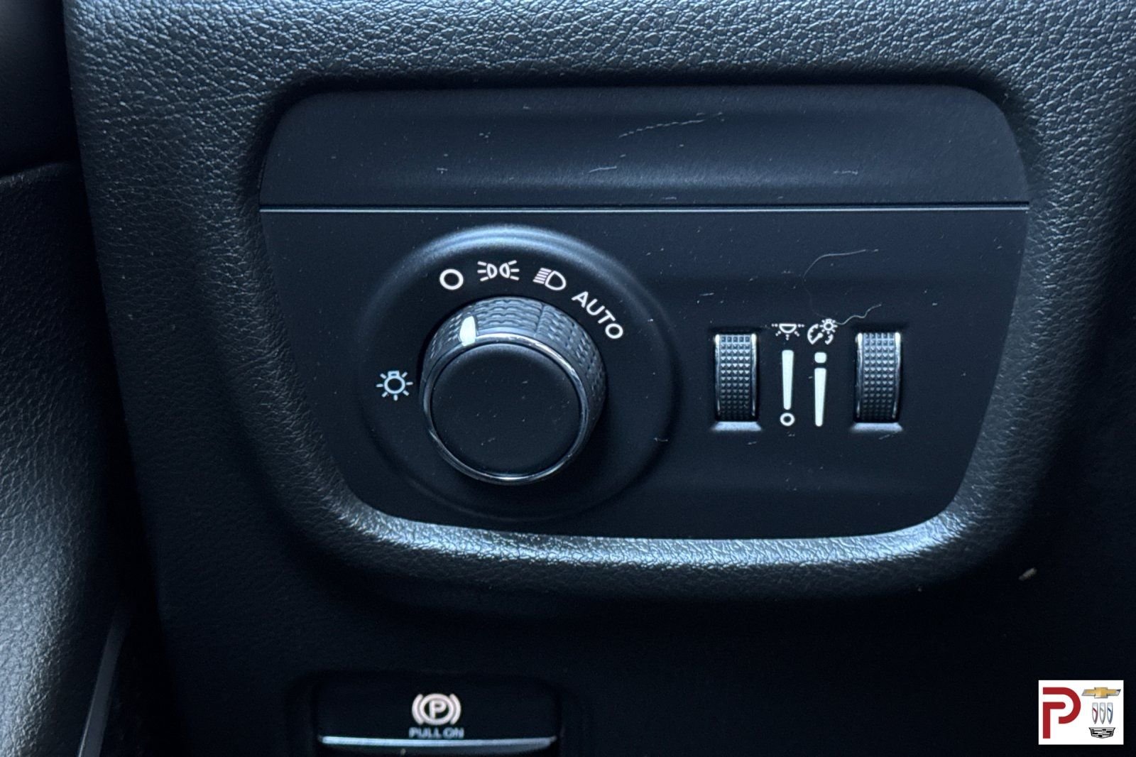 Used 2022 Gray Jeep Laredo image 34