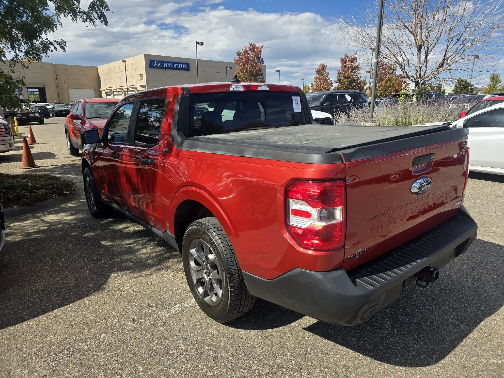 Used 2022 Hot Pepper Red Tinted Clearcoat Metallic Ford XLT image 13