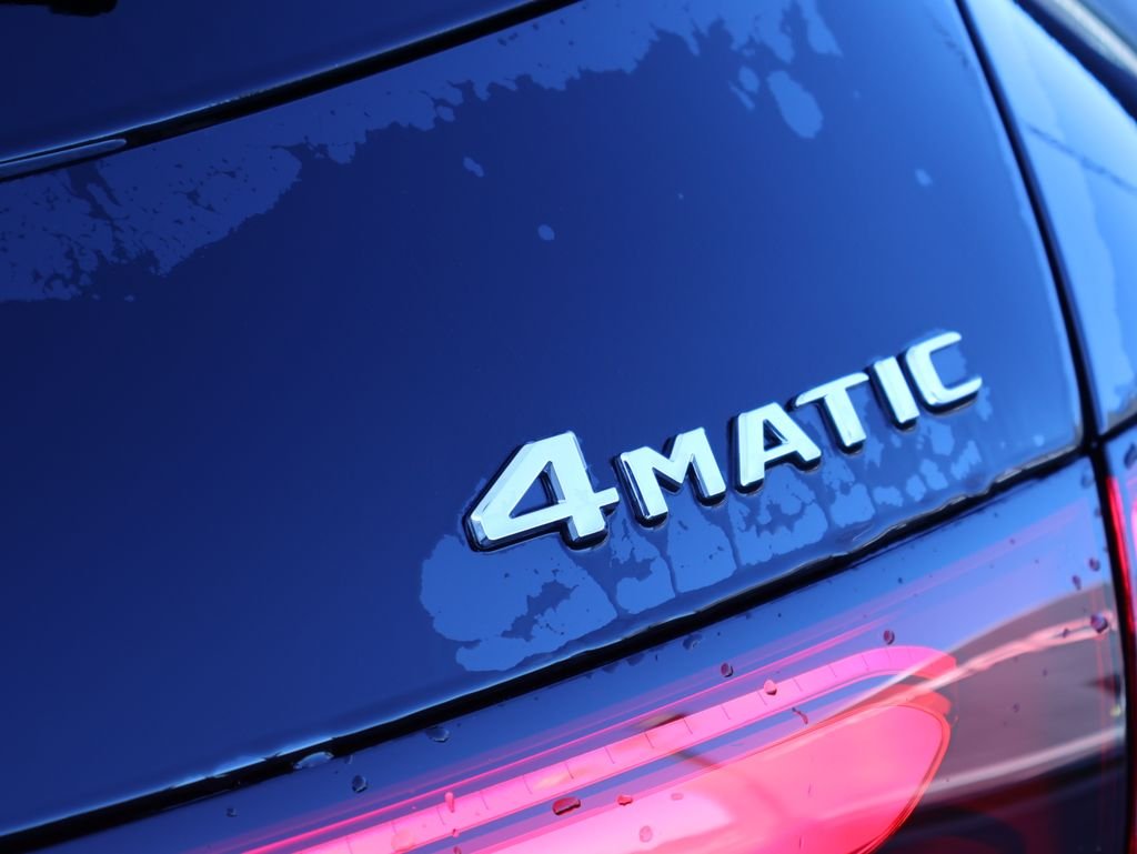 New 2026 Black Mercedes-Benz GLC 300 image 9