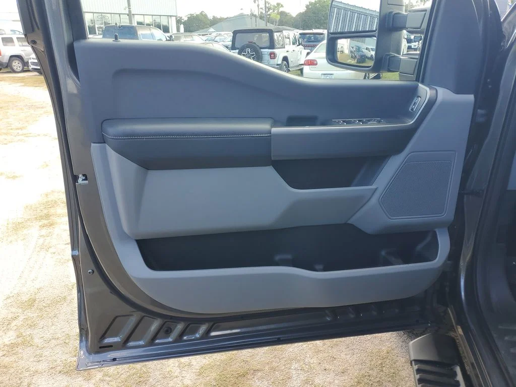 2026 Ford F-250 Super Duty XL - Photo 6
