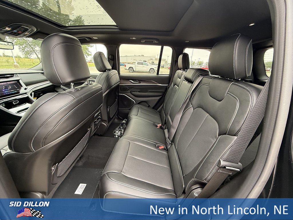 New 2027 High-Gloss Black Paint Jeep Limited Reserve image 15