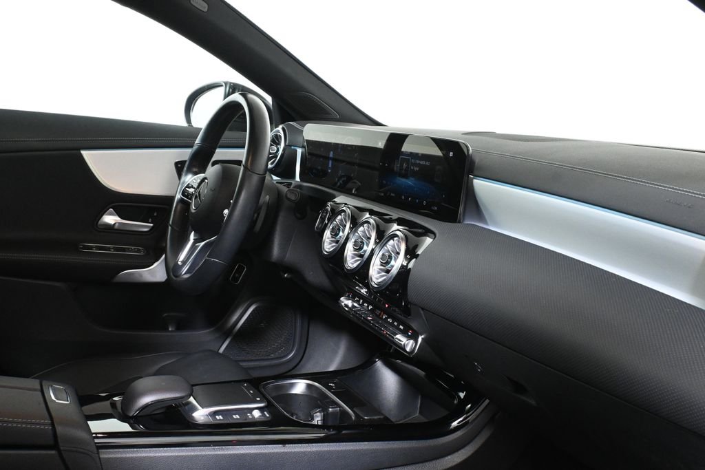 Used 2023  Mercedes-Benz CLA 250 image 8