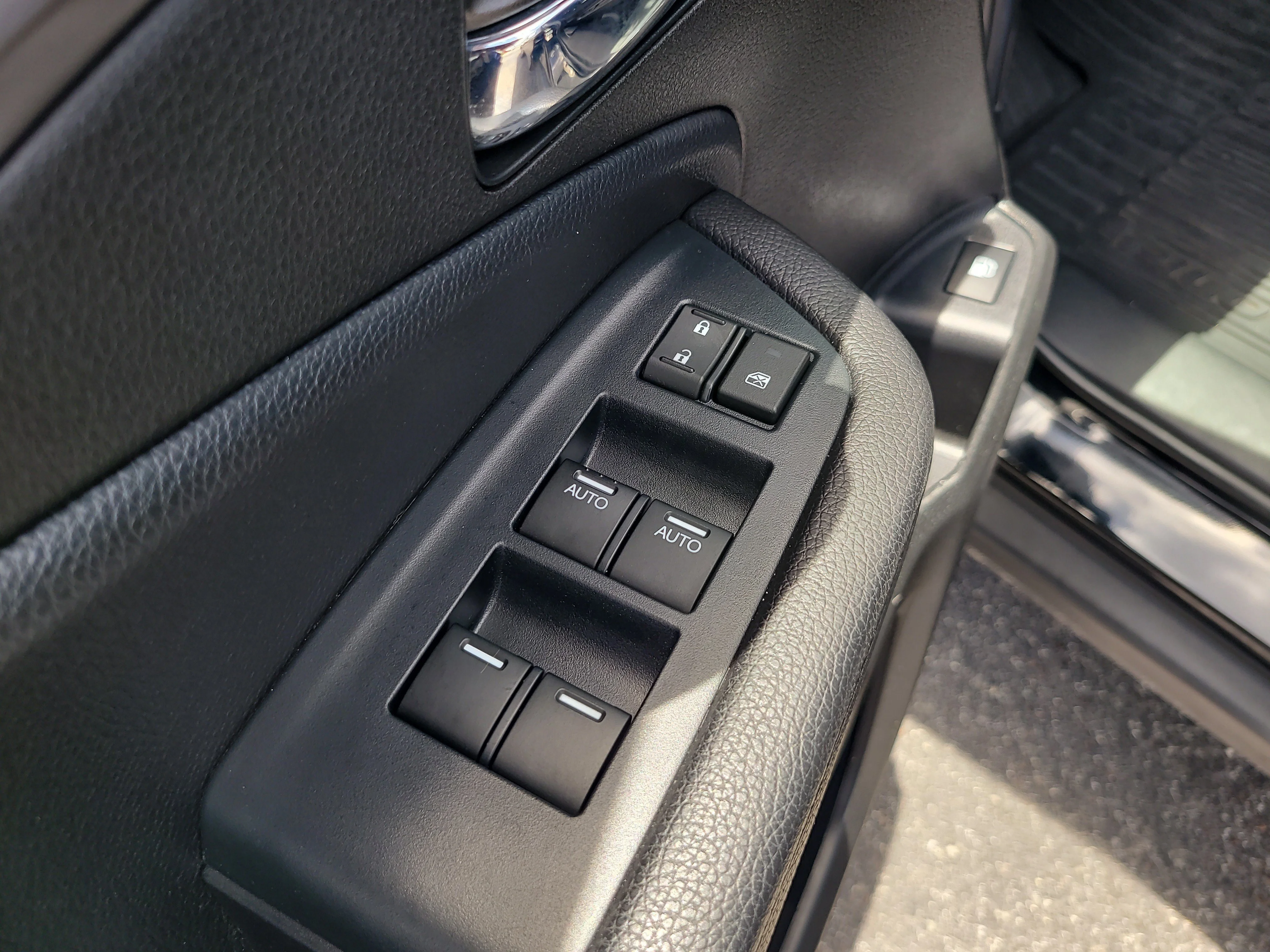 Used 2022  Honda Sport image 16