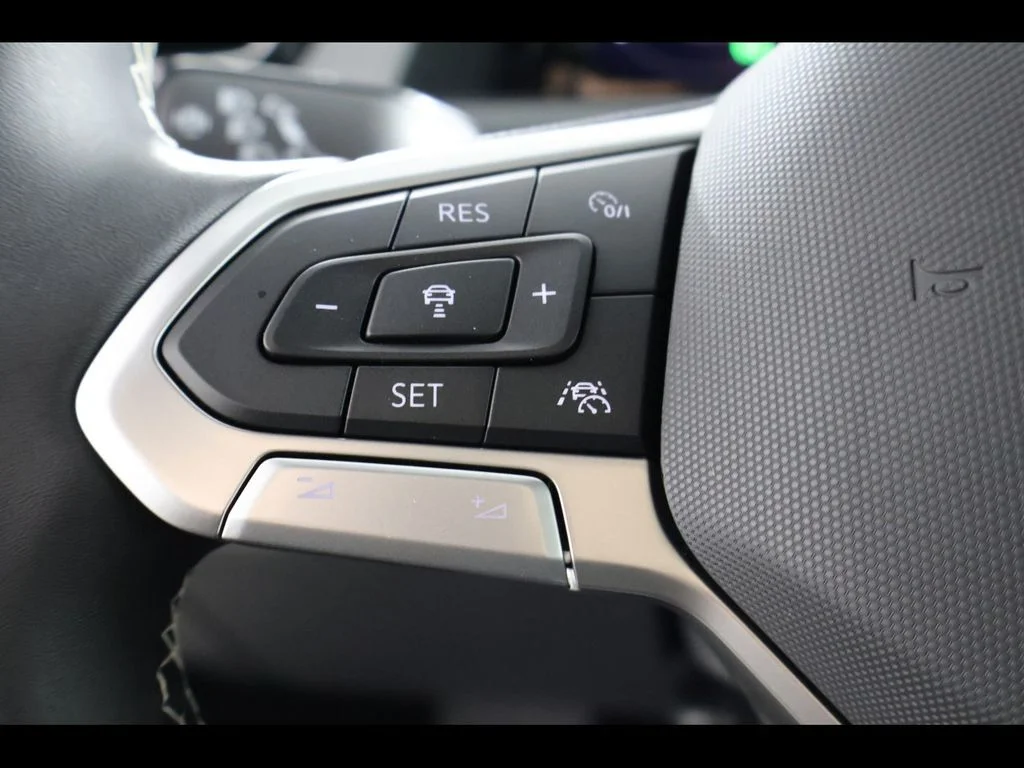 New 2026 Black Volkswagen 2.0T SE w/Technology image 23