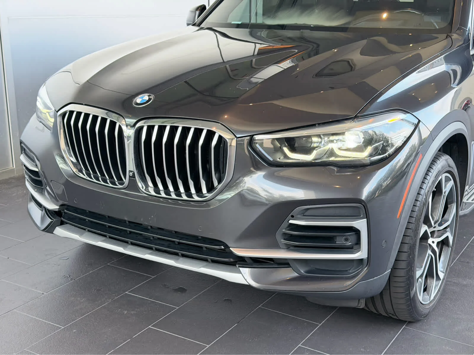 Used 2022  BMW sDrive40i image 7