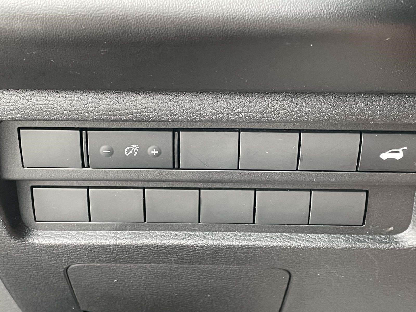 Used 2025 Graphite Gray Mitsubishi SE image 18