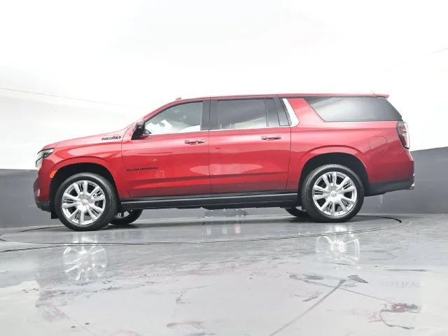 Used 2021 Red Chevrolet High Country image 35