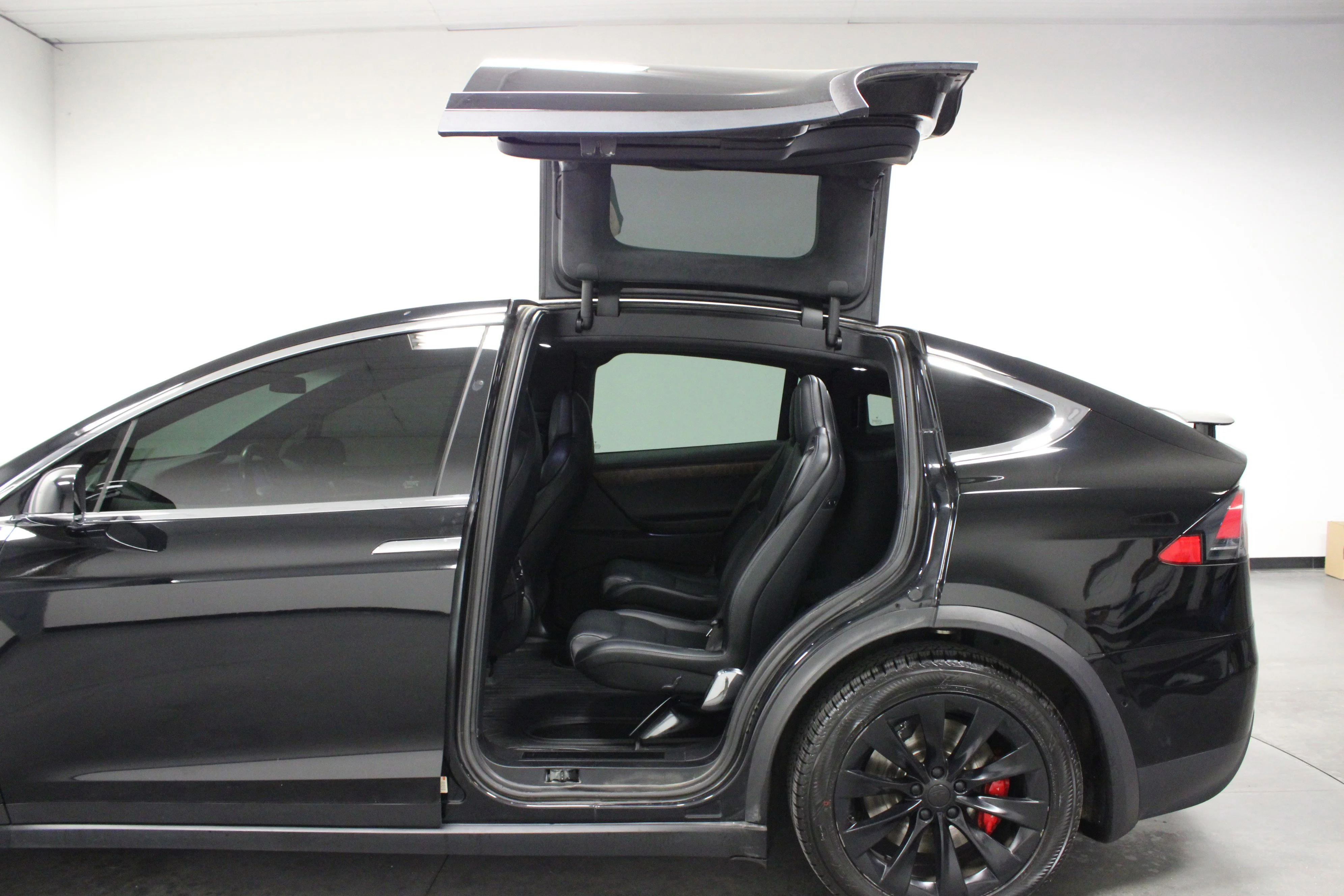Used 2019 Black Tesla Performance image 13