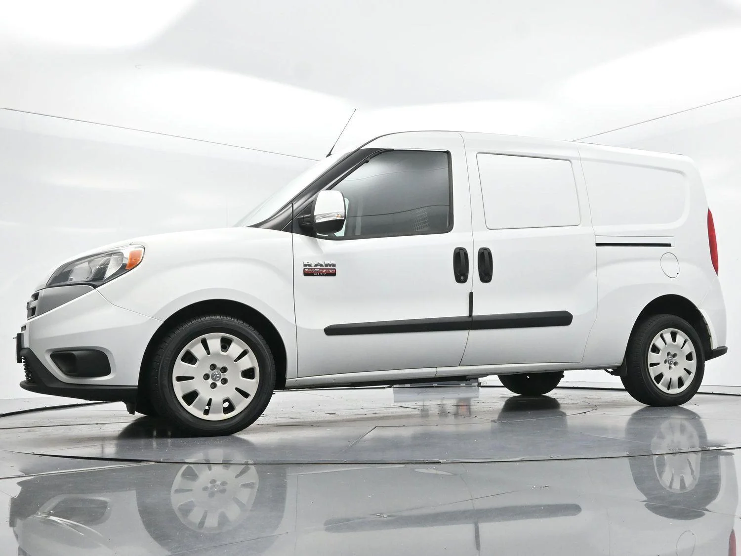 Used 2018 Bright White Ram Tradesman SLT image 45