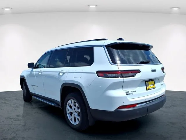Used 2022 White Jeep Limited image 10